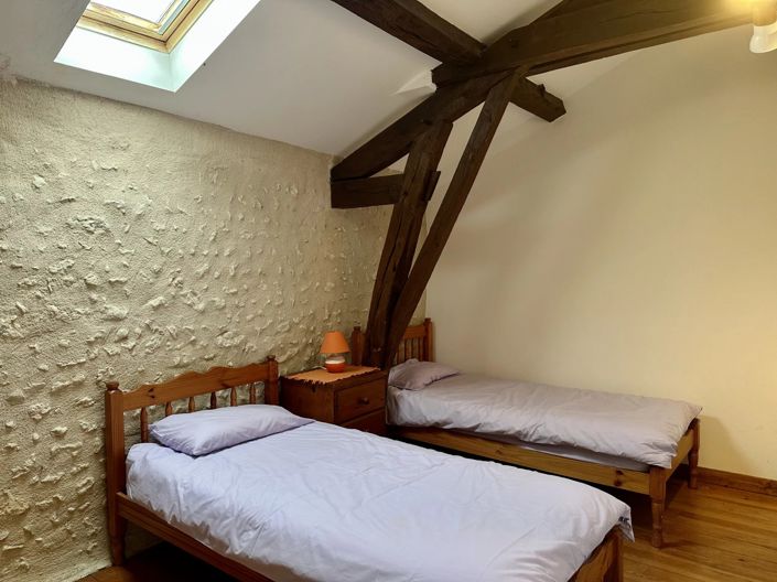 Image No.12-7 Bed House for sale