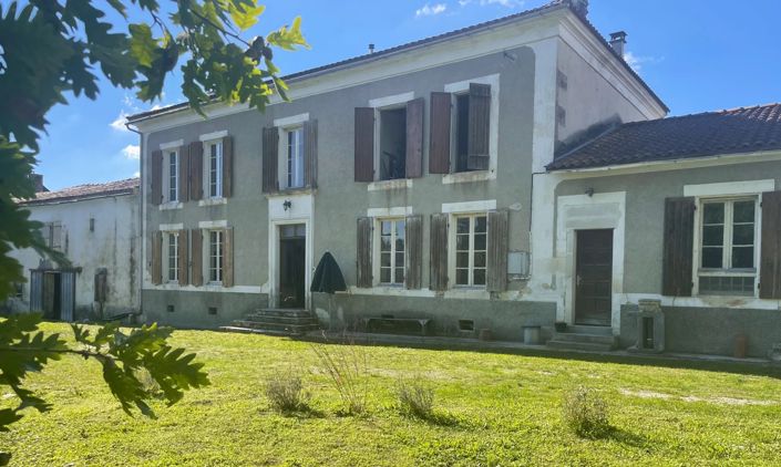 Image No.1-4 Bed House for sale