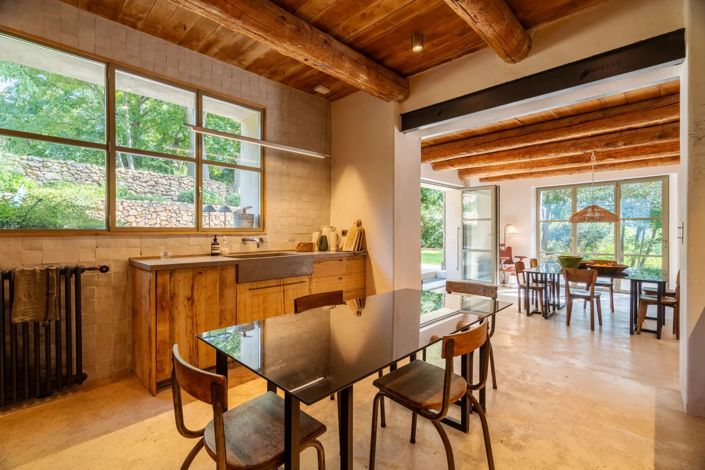 Image No.7-7 Bed Property for sale