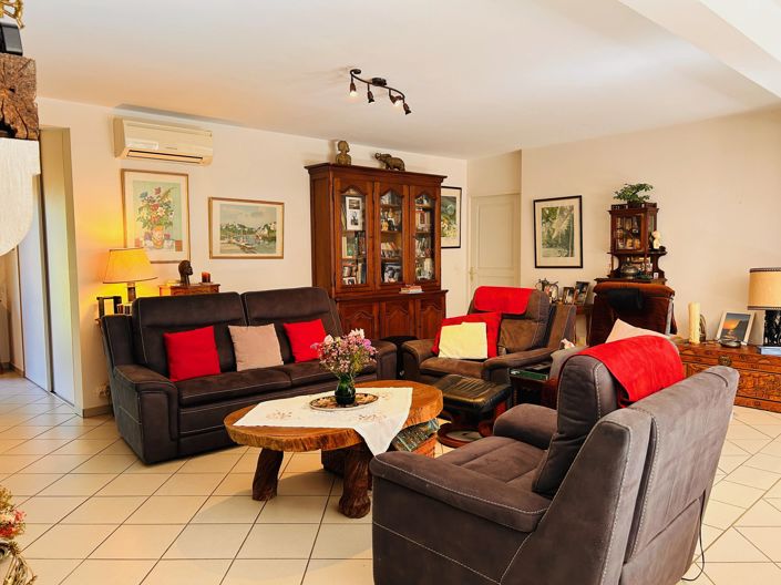 Image No.3-3 Bed House for sale