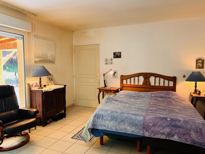 Image No.8-3 Bed House for sale