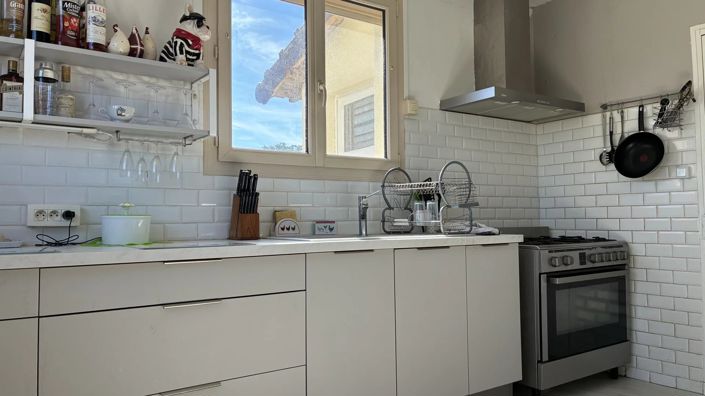 Image No.3-6 Bed House for sale