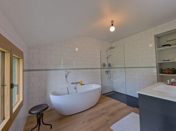 Image No.10-3 Bed House for sale