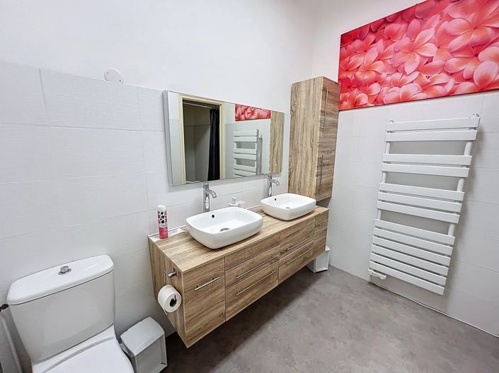 Image No.12-5 Bed House for sale