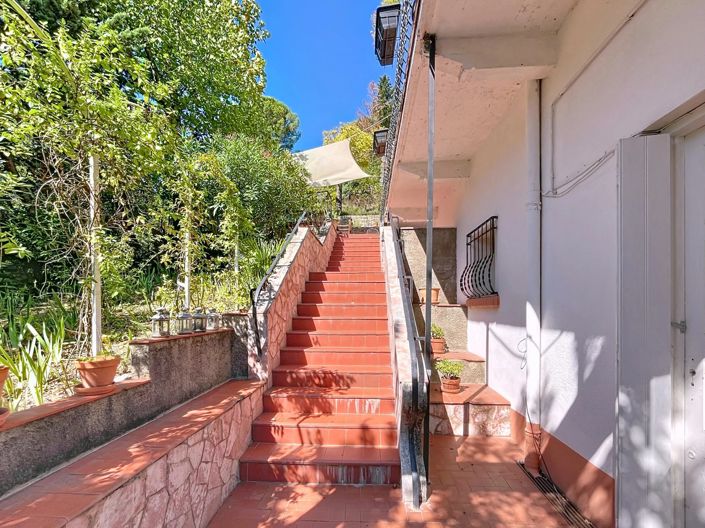 Image No.14-5 Bed House for sale