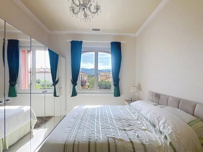 Image No.7-3 Bed Village House for sale