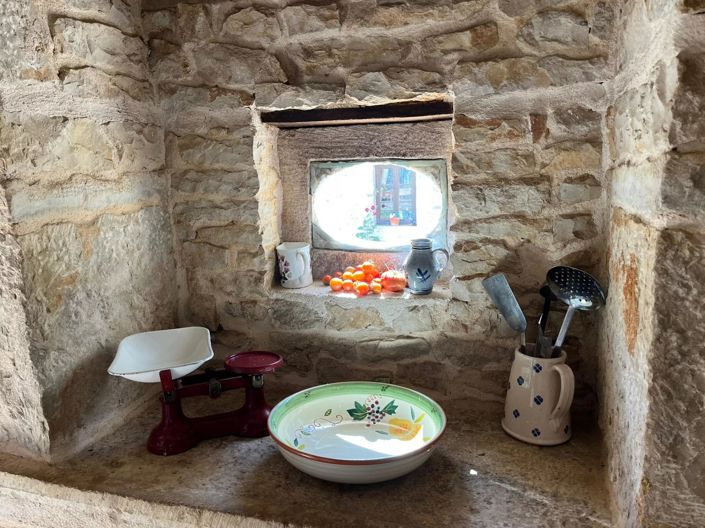 Image No.10-3 Bed House for sale