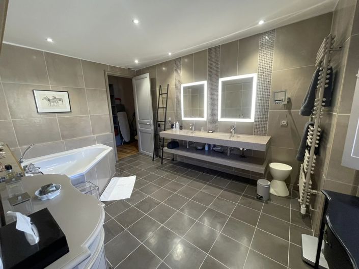 Image No.10-5 Bed House for sale