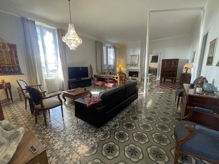 Image No.5-5 Bed House for sale