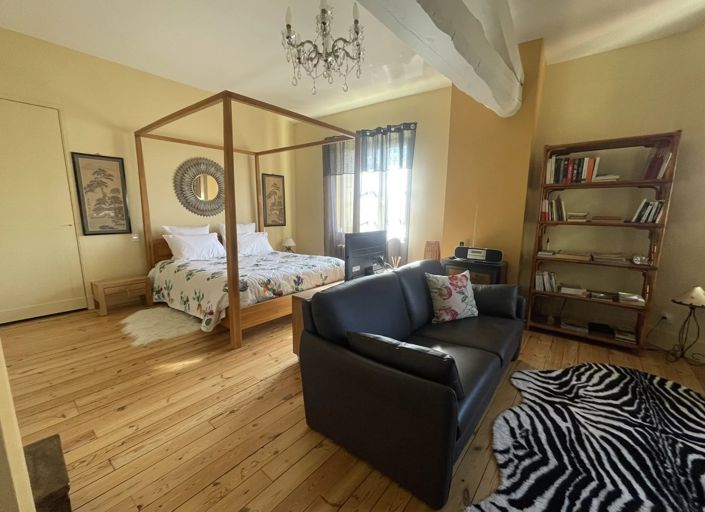 Image No.9-5 Bed House for sale