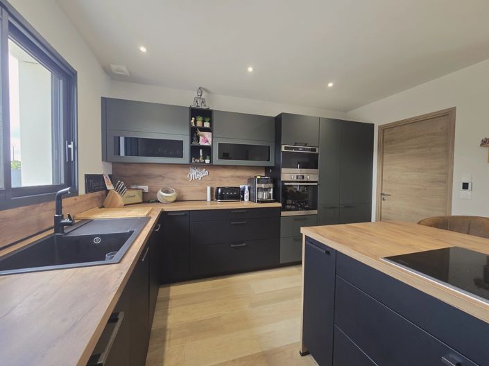 Image No.3-3 Bed House for sale