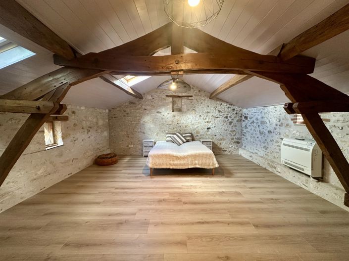 Image No.5-8 Bed House for sale