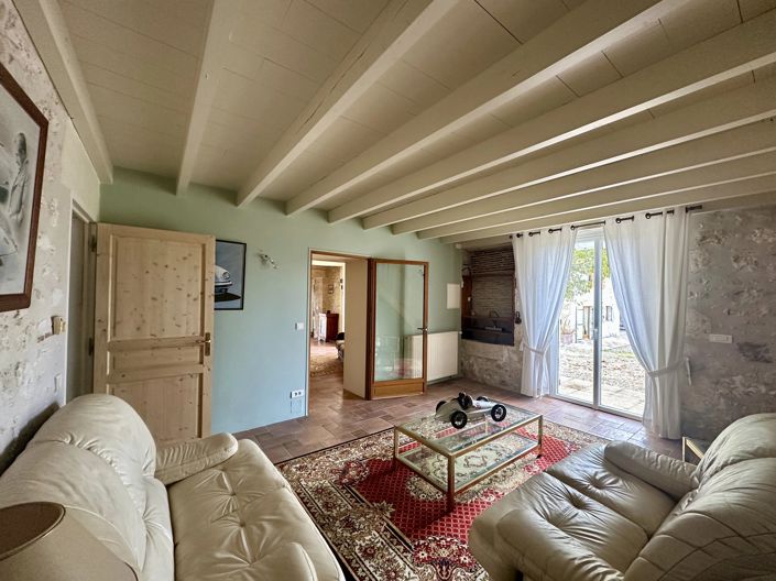 Image No.6-8 Bed House for sale