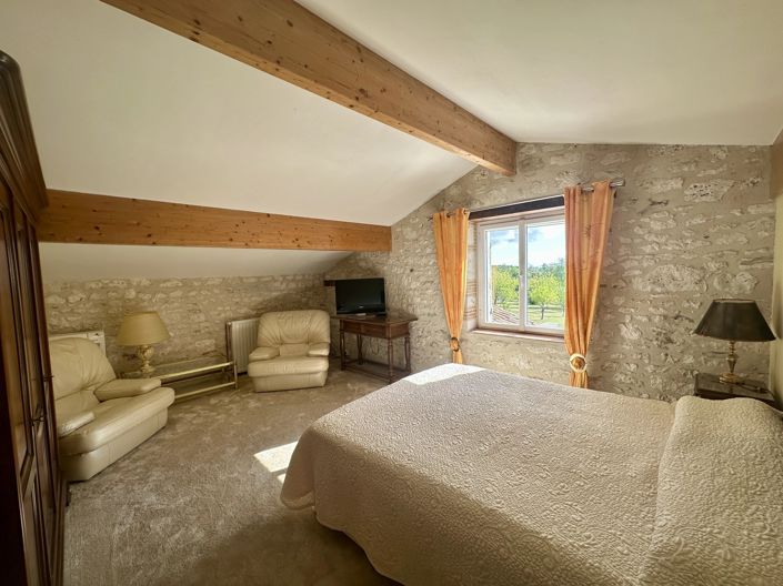 Image No.9-8 Bed House for sale