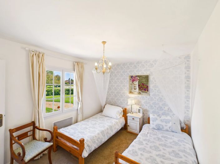 Image No.12-4 Bed House for sale