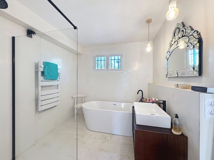 Image No.13-4 Bed House for sale