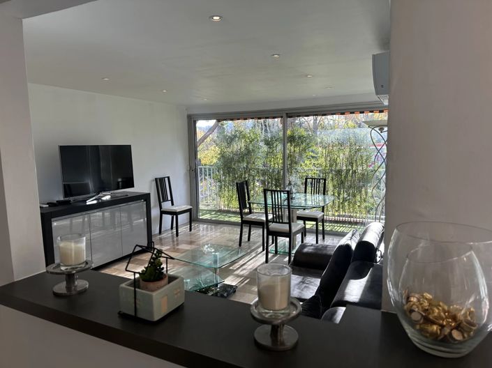 Image No.13-2 Bed Property for sale