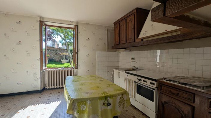 Image No.5-Maison de village de 4 chambres à vendre à Chapelle-Viviers