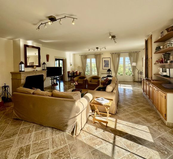 Image No.7-4 Bed Property for sale