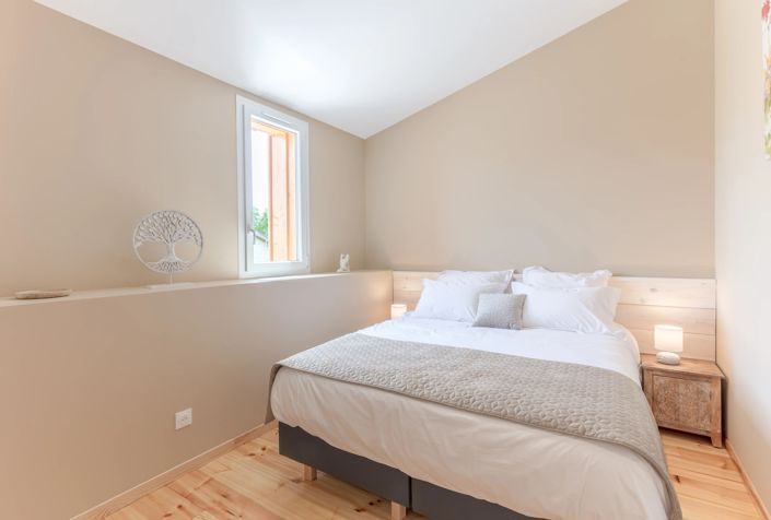 Image No.6-4 Bed House for sale