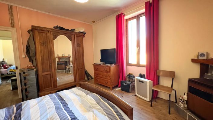 Image No.9-4 Bed House for sale