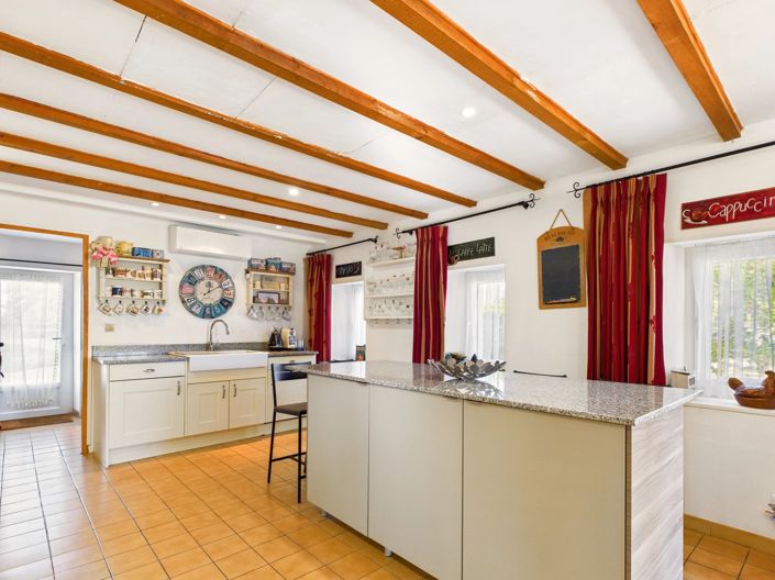 Image No.3-6 Bed House for sale