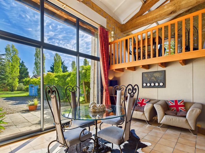 Image No.4-6 Bed House for sale