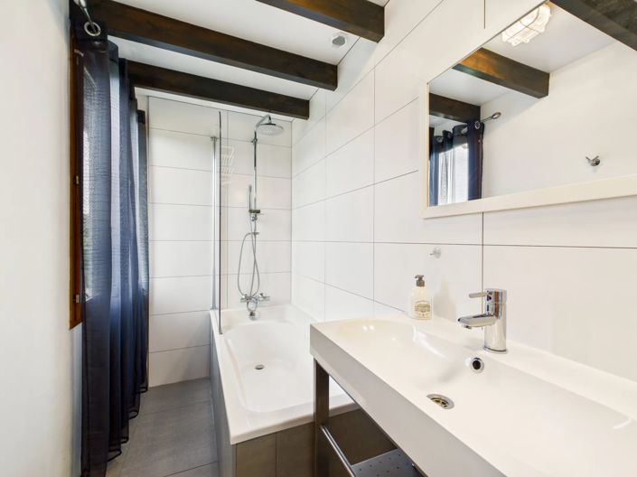 Image No.9-8 Bed House for sale