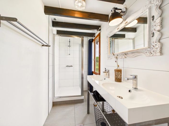 Image No.8-8 Bed House for sale