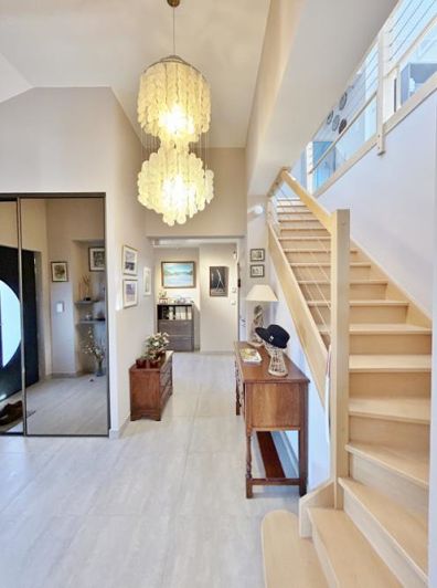 Image No.10-3 Bed House for sale