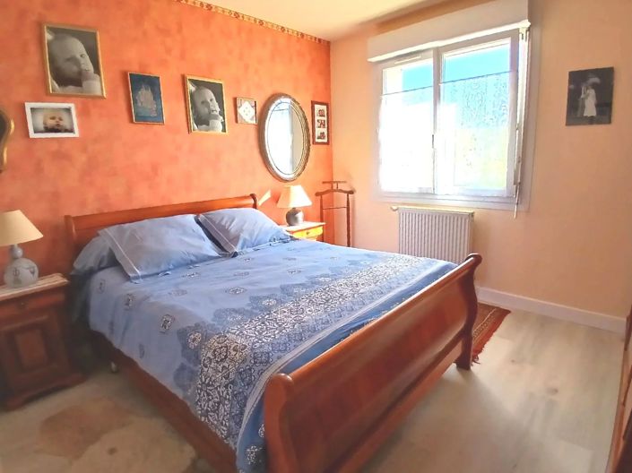 Image No.11-5 Bed House for sale