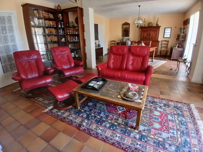 Image No.5-5 Bed House for sale