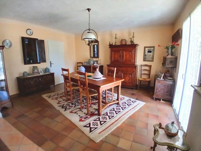 Image No.6-5 Bed House for sale