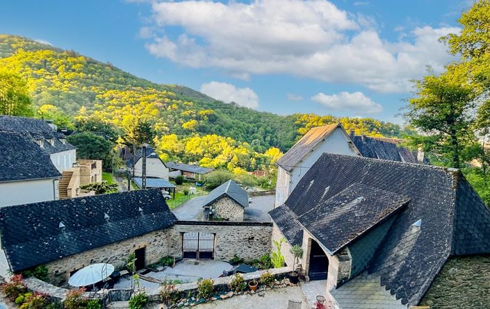 Image No.1-6 Bed Village House for sale