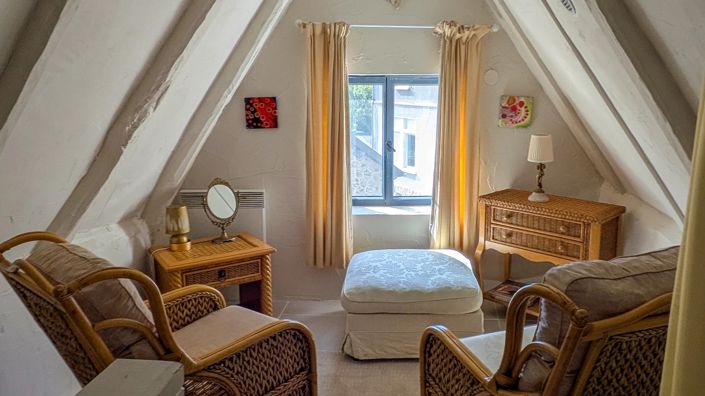 Image No.10-6 Bed Village House for sale