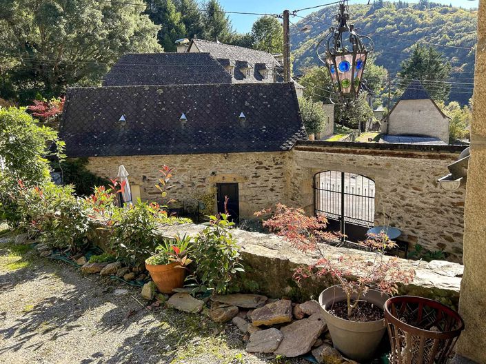 Image No.13-6 Bed Village House for sale