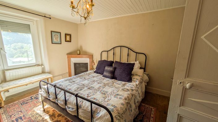 Image No.7-6 Bed Village House for sale