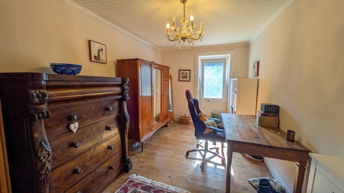 Image No.8-6 Bed Village House for sale