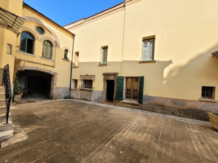 Image No.9-6 Bed House for sale