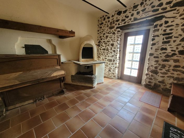 Image No.13-6 Bed House for sale