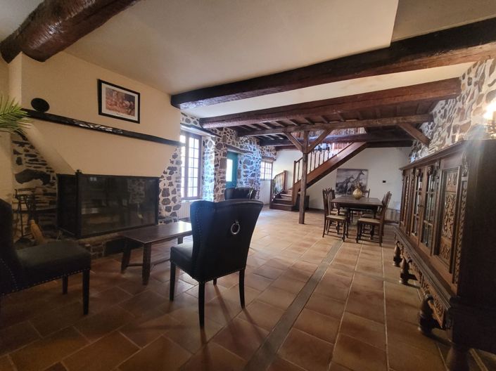 Image No.14-6 Bed House for sale