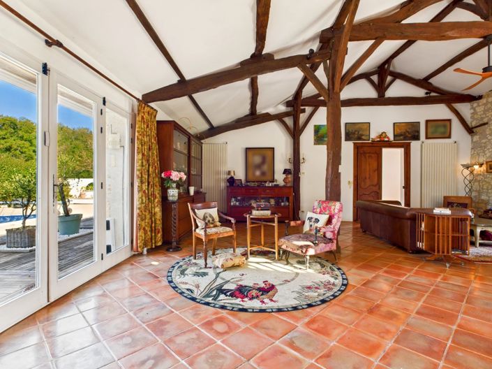 Image No.15-4 Bed Farmhouse for sale