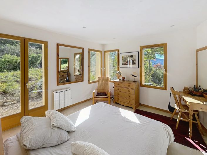 Image No.6-3 Bed House for sale