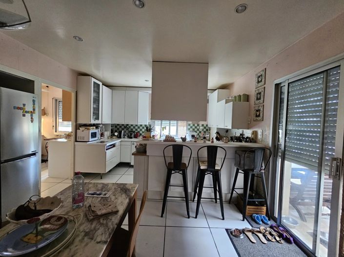 Image No.4-5 Bed House for sale