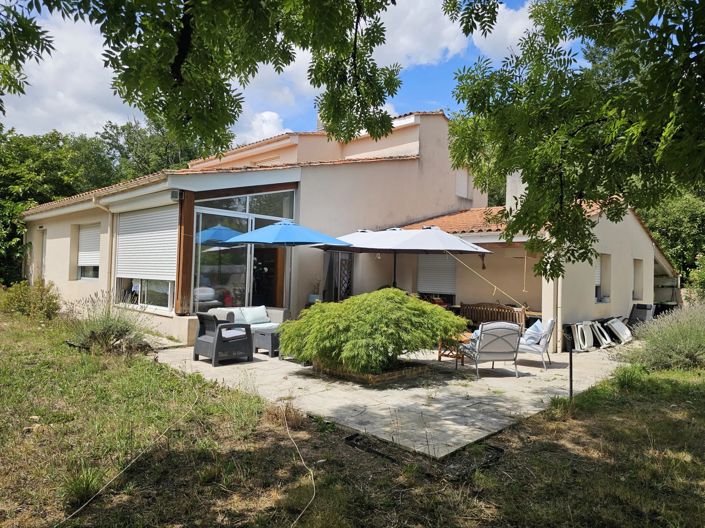 Image No.9-5 Bed House for sale