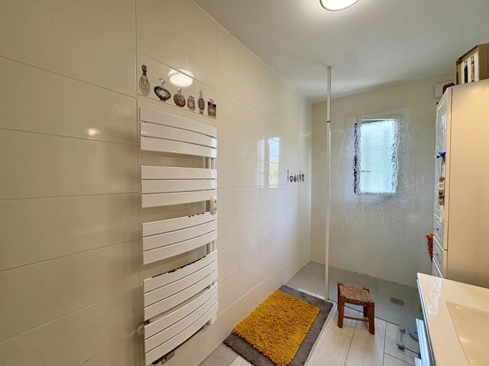 Image No.11-5 Bed House for sale