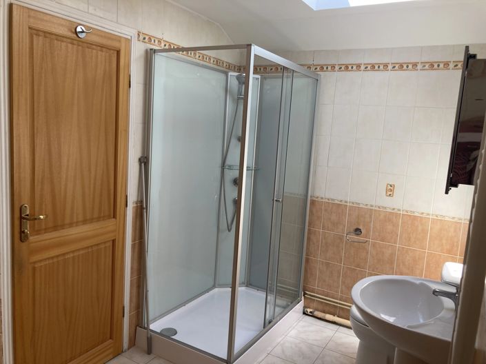 Image No.8-3 Bed House for sale