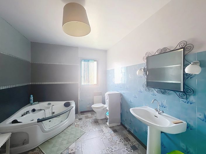 Image No.12-3 Bed House for sale