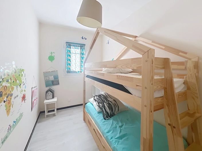 Image No.9-3 Bed House for sale