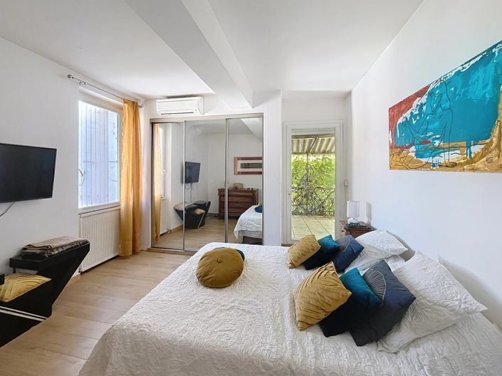 Image No.8-4 Bed House for sale